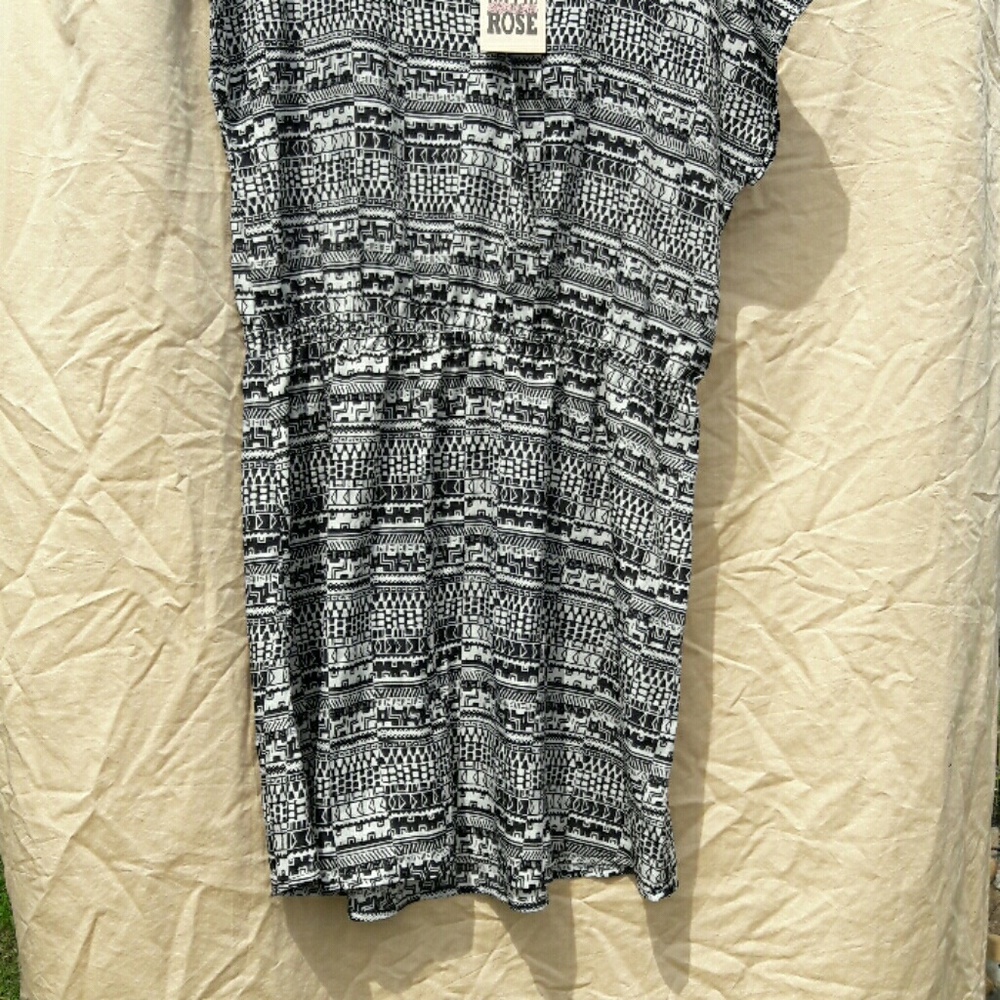 Summer dress - Picture 2 of 3