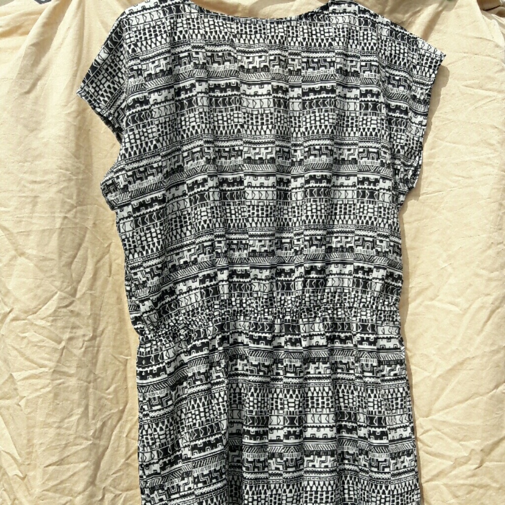 Summer dress - Picture 3 of 3