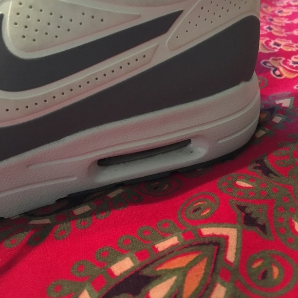 Nike Air Max - Picture 2 of 3