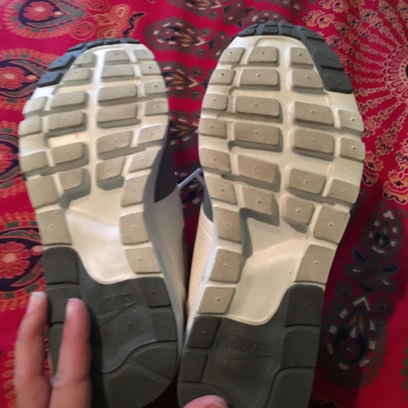 Nike Air Max - Picture 3 of 3