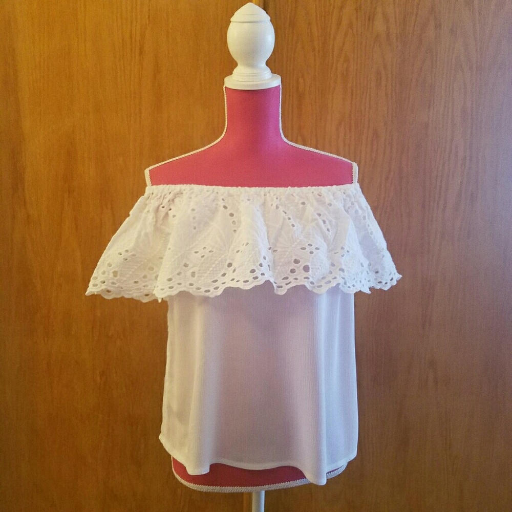 Solitaire Off The Shoulder Lace Top