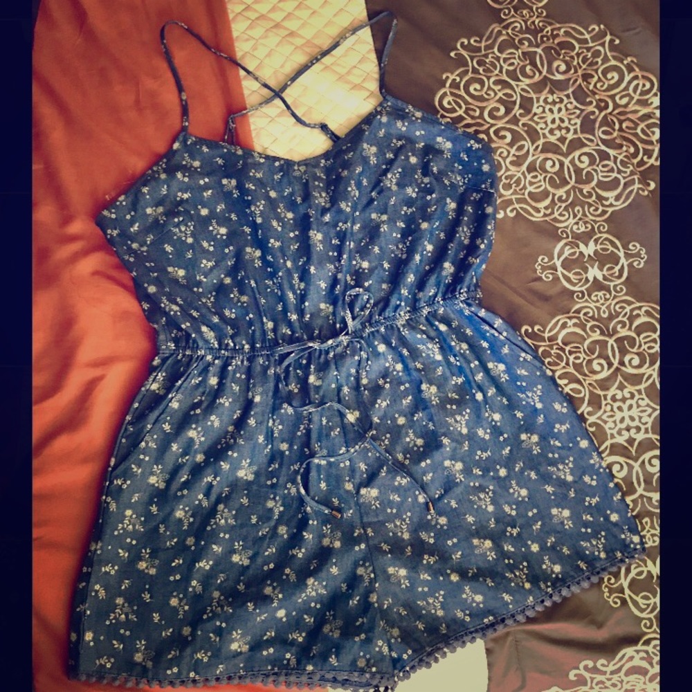 ✨NEW ITEM✨ Cute Denim Romper