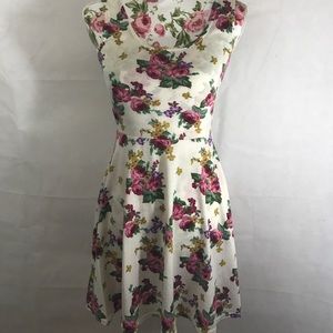 Windsor floral spring twirl dress size small