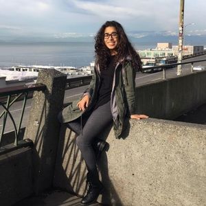 Meet your Posher, Valeria