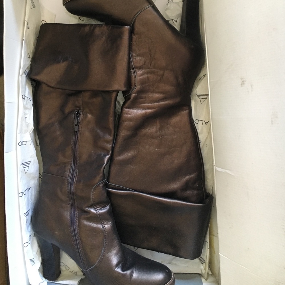 Aldo leather boots. Size euro 39 (9)