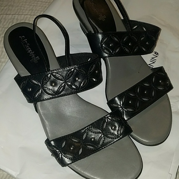 Black Sandals - Picture 3 of 4