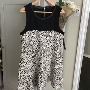 Adorable jacquard dress.