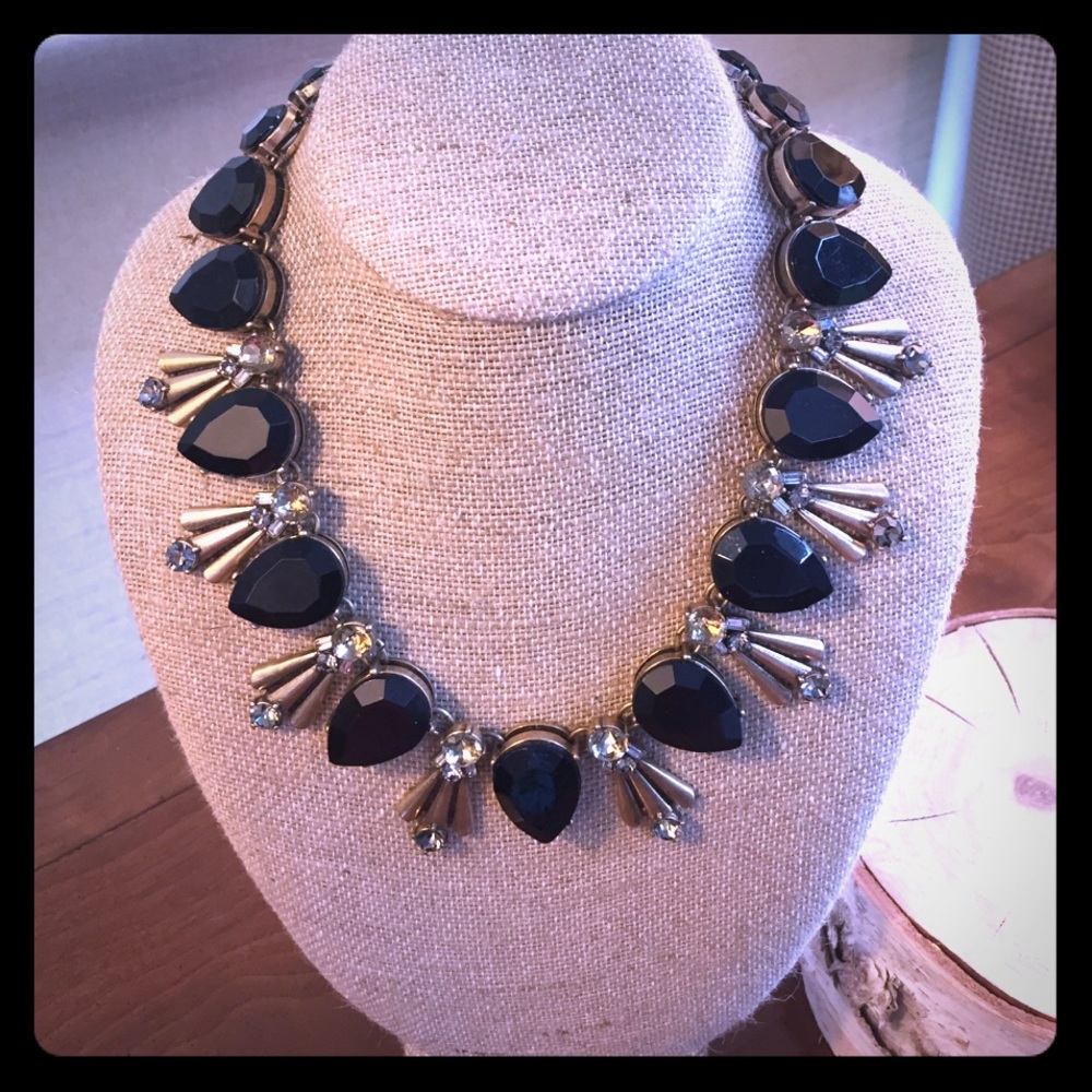Deco Fanfare Teardrop Necklace