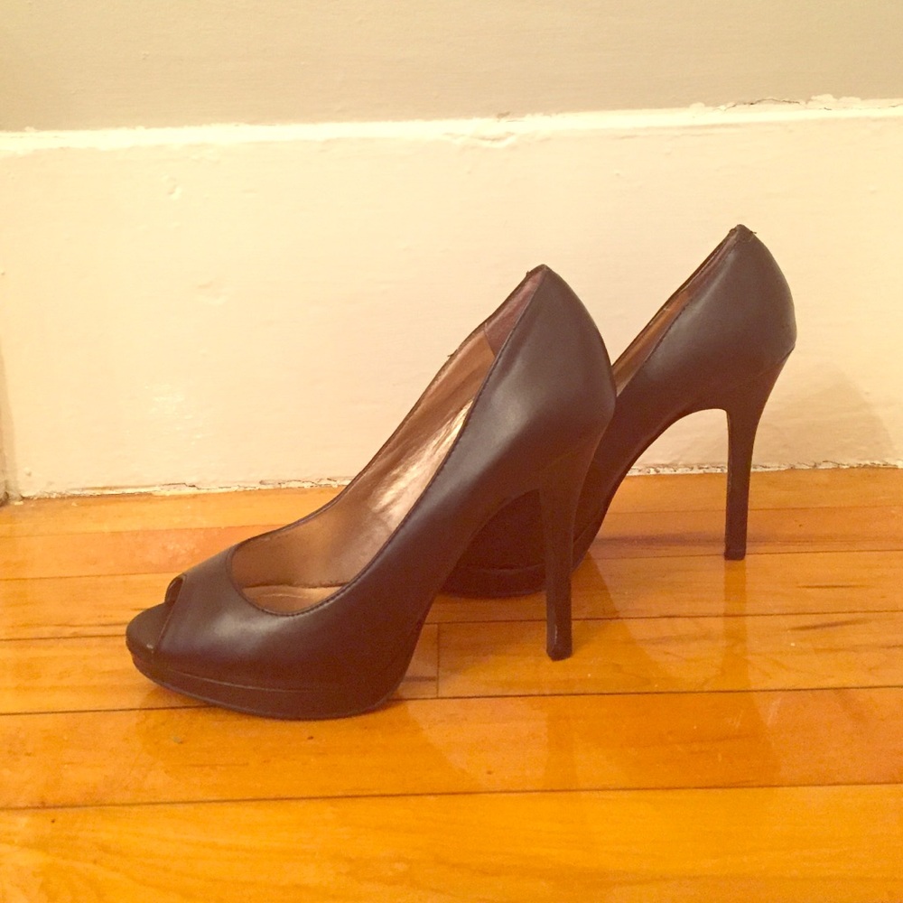 BGBG Peep-toe Pumps!