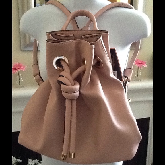 ❌SOLD❌🎉🎉 Purse & Backpack - Picture 2 of 3