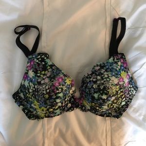 SALE!!!! Victoria's Secret 32B push-up bra