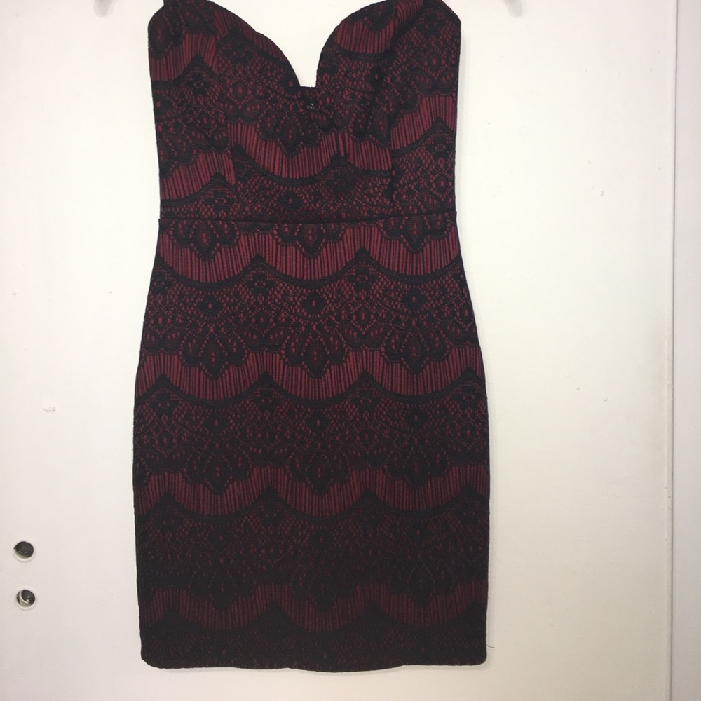 Elegant Red Dress with Black Lace!
