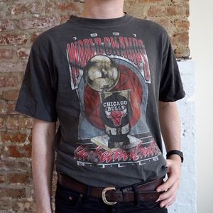 Vintage '91 Chicago Bulls T-Shirt 🐮