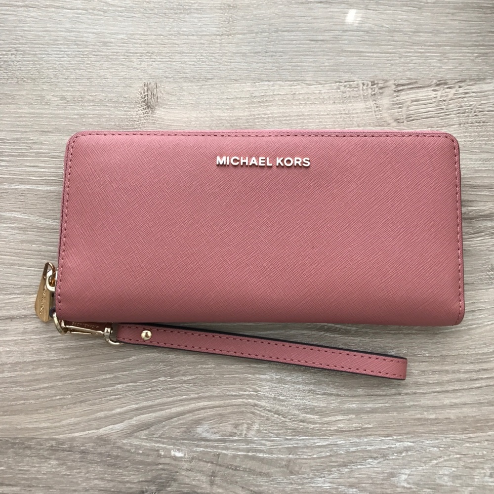 Monday sale only!!!! 3/27 get it now!!!