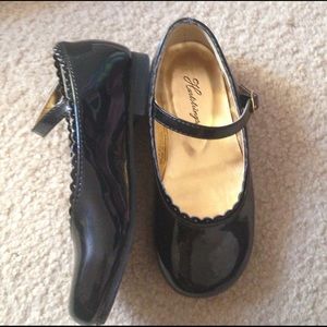 NWT Hartstrings Black Shoes