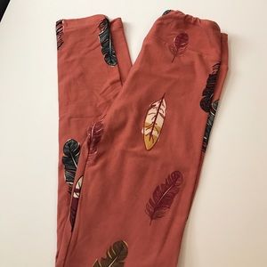 Lularoe feathers - vintage print