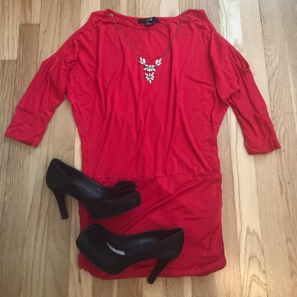 RED DRESS SHOULDER SLITS