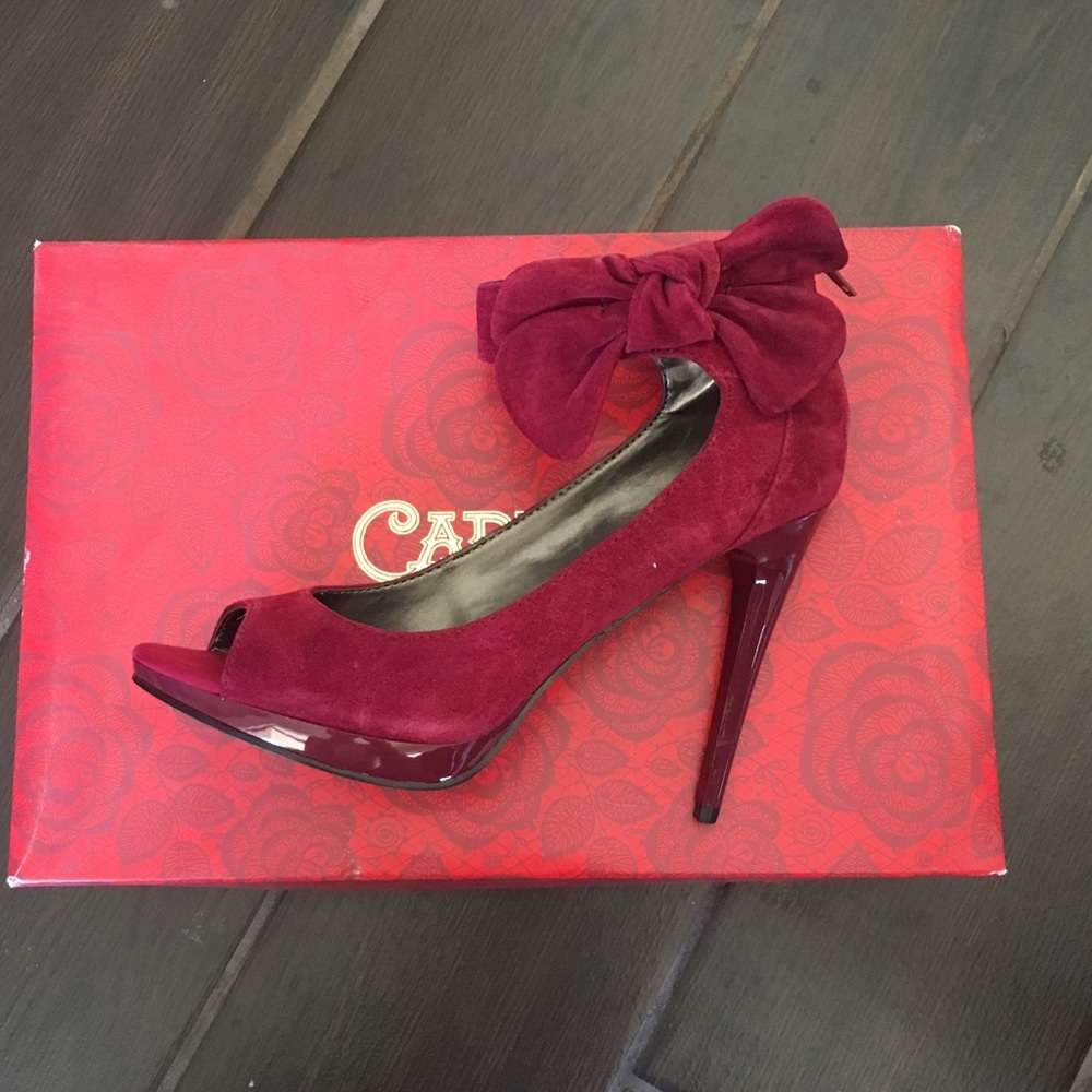 Carlos Santana strap pump