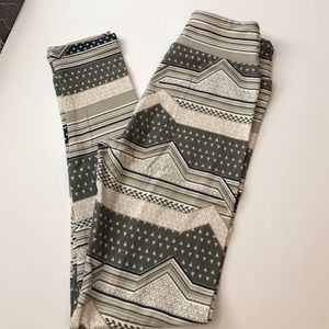 Lularoe hearts & stripes  tween leggings *unicorn*