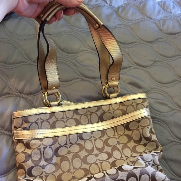 Coach Handbag - Picture 2 of 6