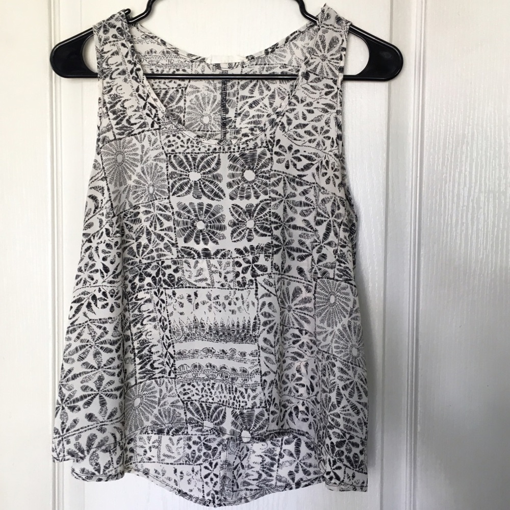 Black & white hi-low tank 💕