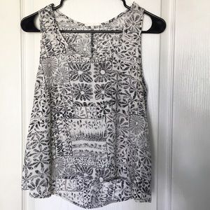 Black & white hi-low tank 💕