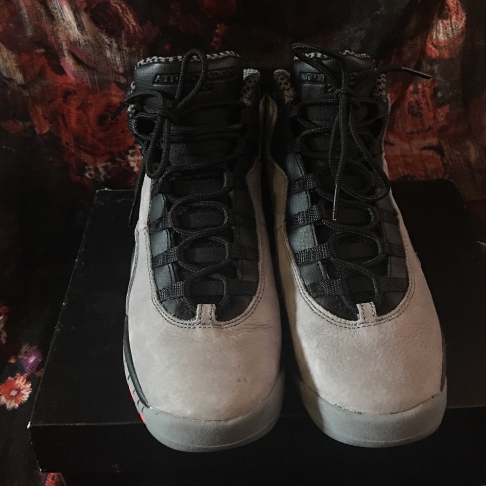 Jordan Retro 10, cool grey/infrared- black.Sz 6y
