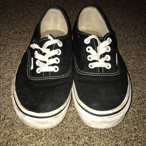Vans Authentic in Black and White