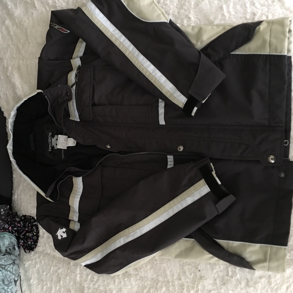 Awesome Descente ski jacket.