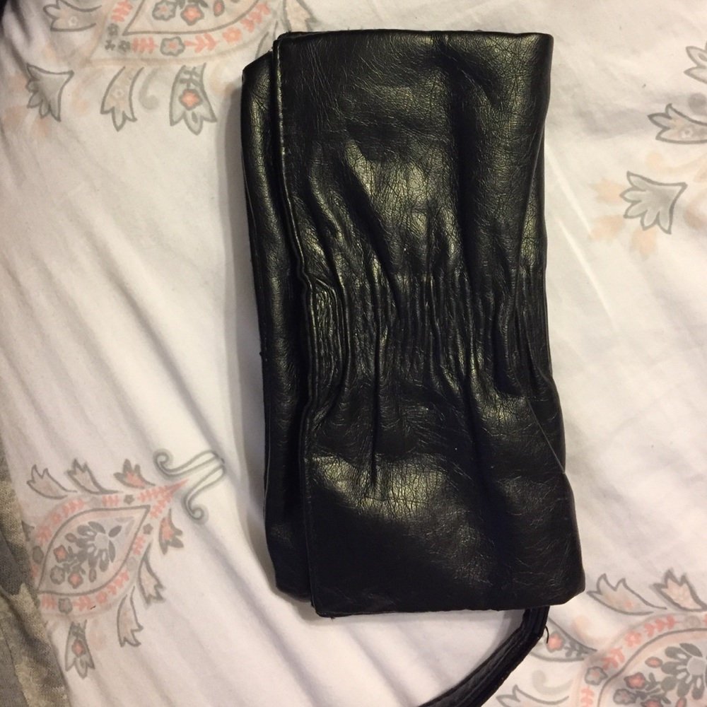 Black wristlet