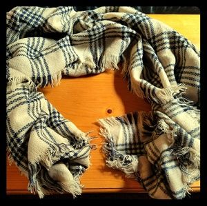 D&Y scarf NWT