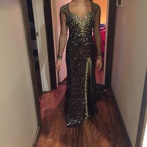 Black prom dress size 0-2