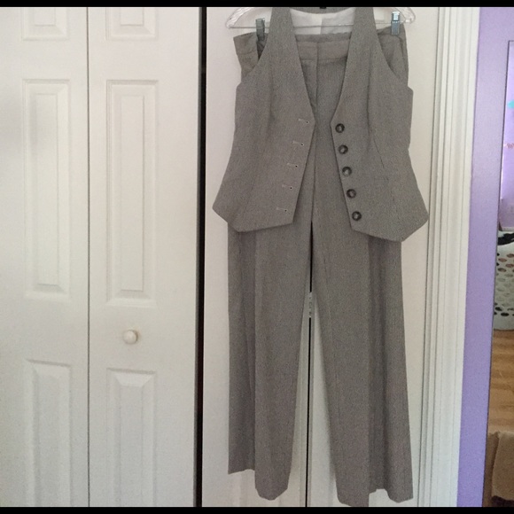 Business suit. - Picture 1 of 1