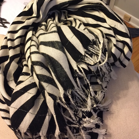 Scarf - Picture 3 of 4