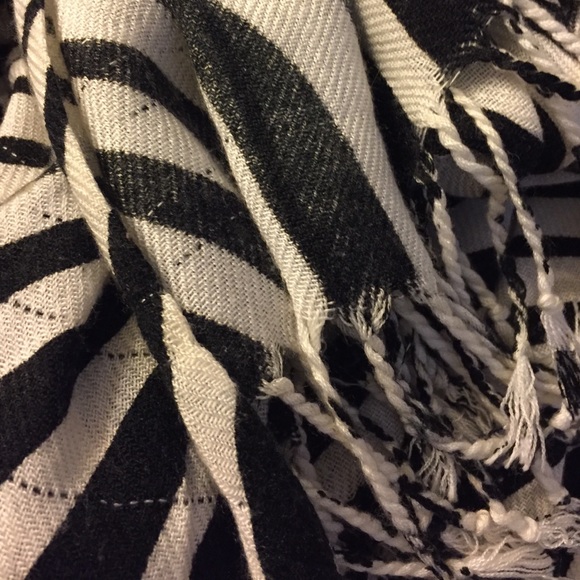 Scarf - Picture 4 of 4