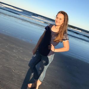 Meet your Posher, Amina