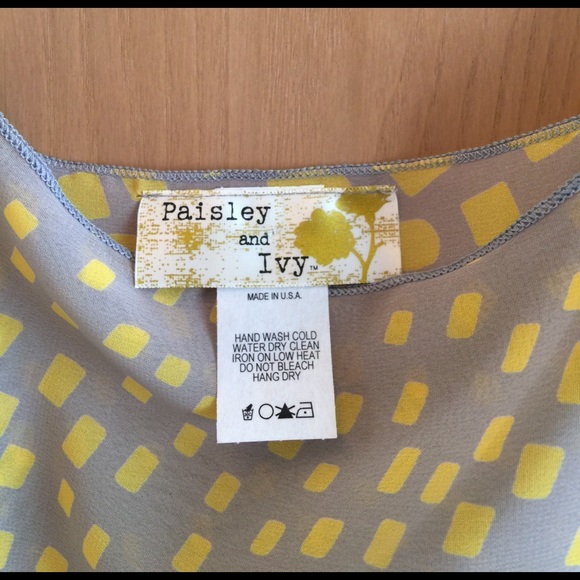 Dressy top w big sleeves, belt, gray and yellow - Picture 2 of 3