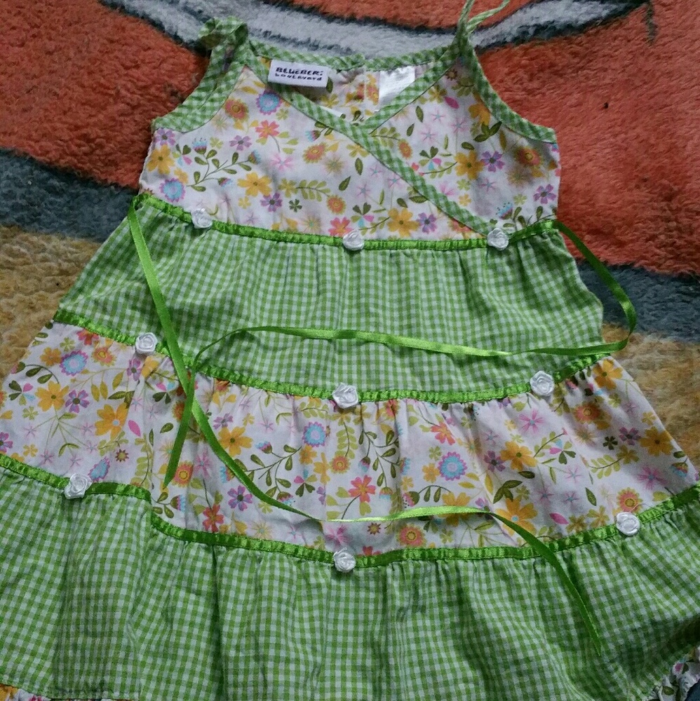Girls dress