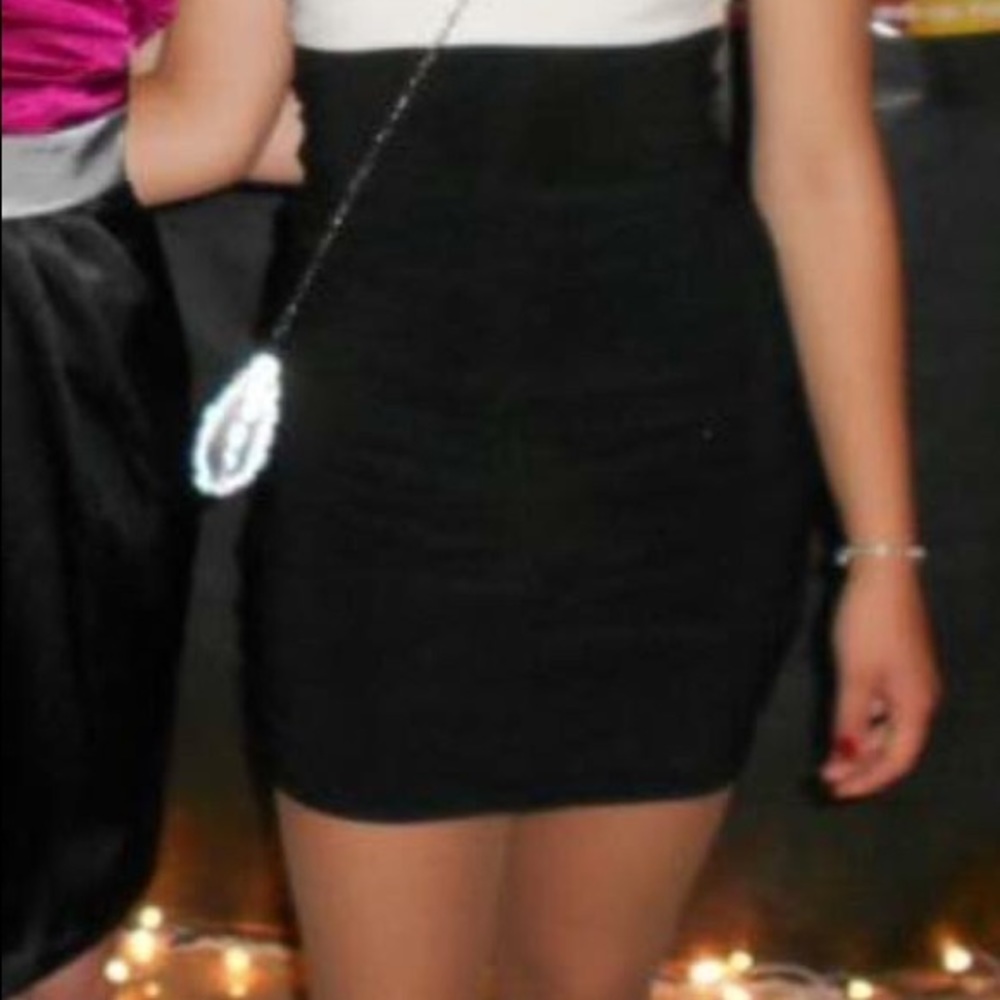 One shoulder dress. - Picture 3 of 3