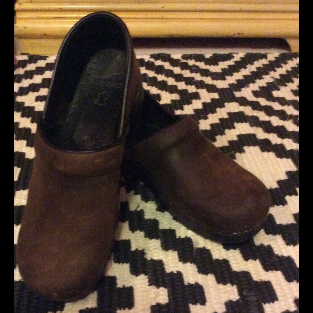 Brown dansko clogs