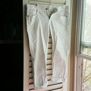 White jean capri pants