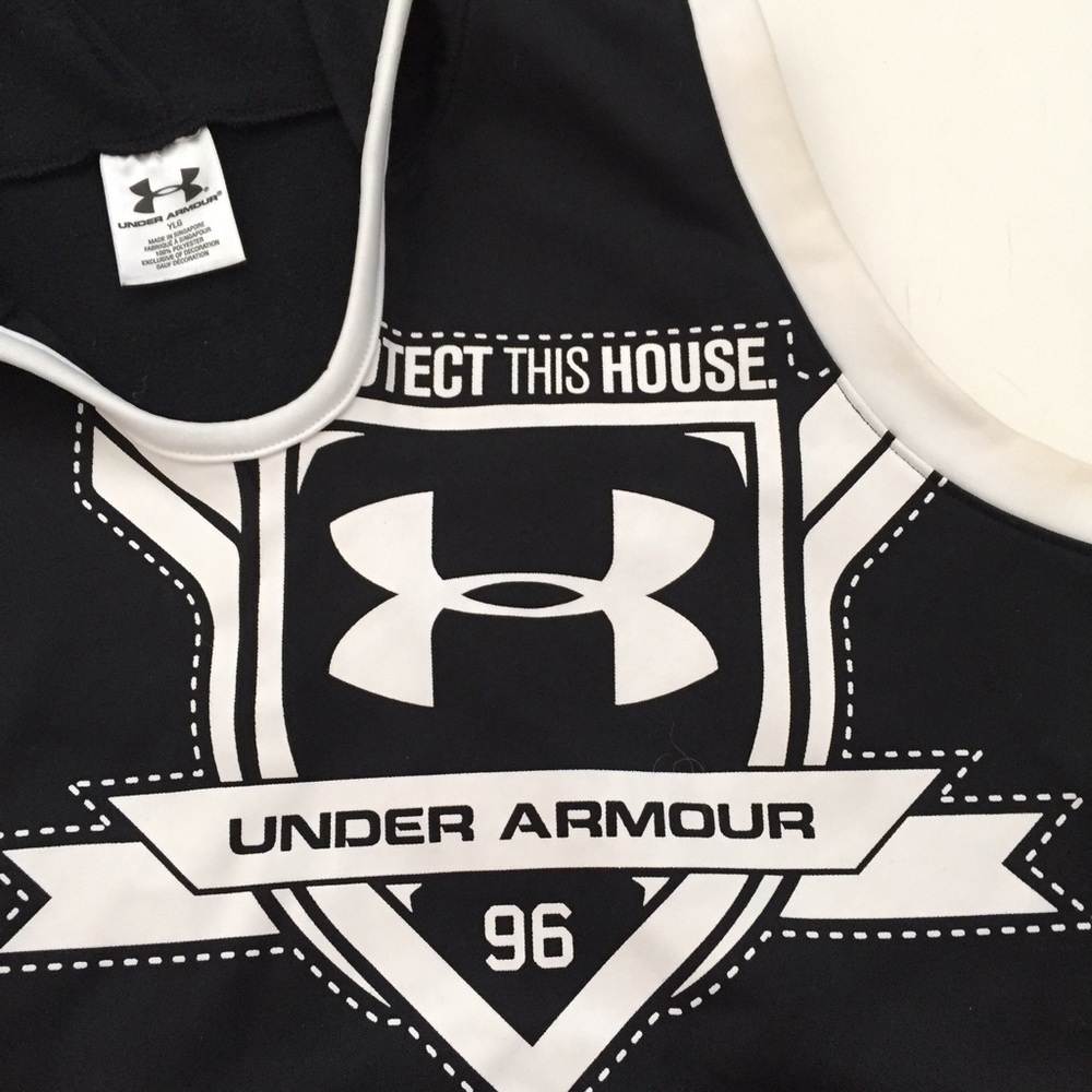 ⚽️UNDER RAMOUR SLEEVELESS HOODIE - Picture 4 of 6