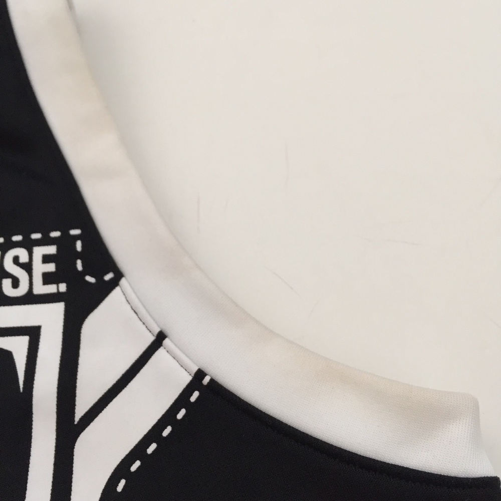 ⚽️UNDER RAMOUR SLEEVELESS HOODIE - Picture 5 of 6
