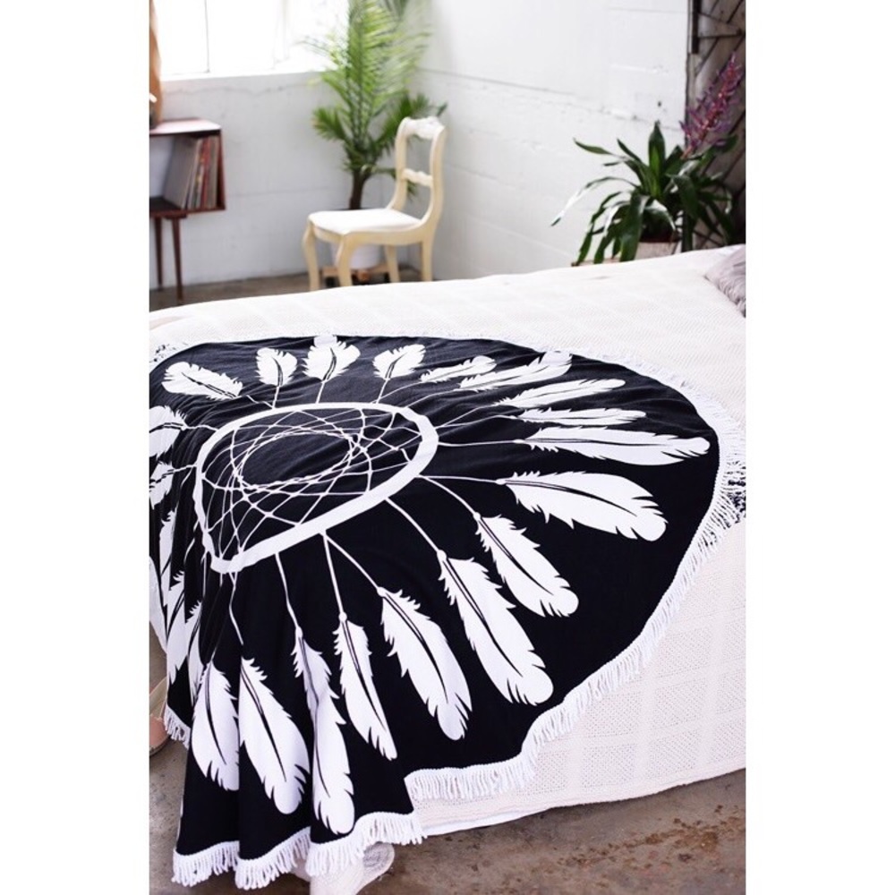 •LAST• Round Feather Dream Catcher Beach Blanket - Picture 2 of 4