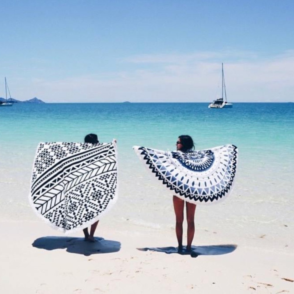 •LAST• Round Feather Dream Catcher Beach Blanket - Picture 4 of 4