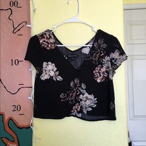 Floral blouse!!!! very flattering