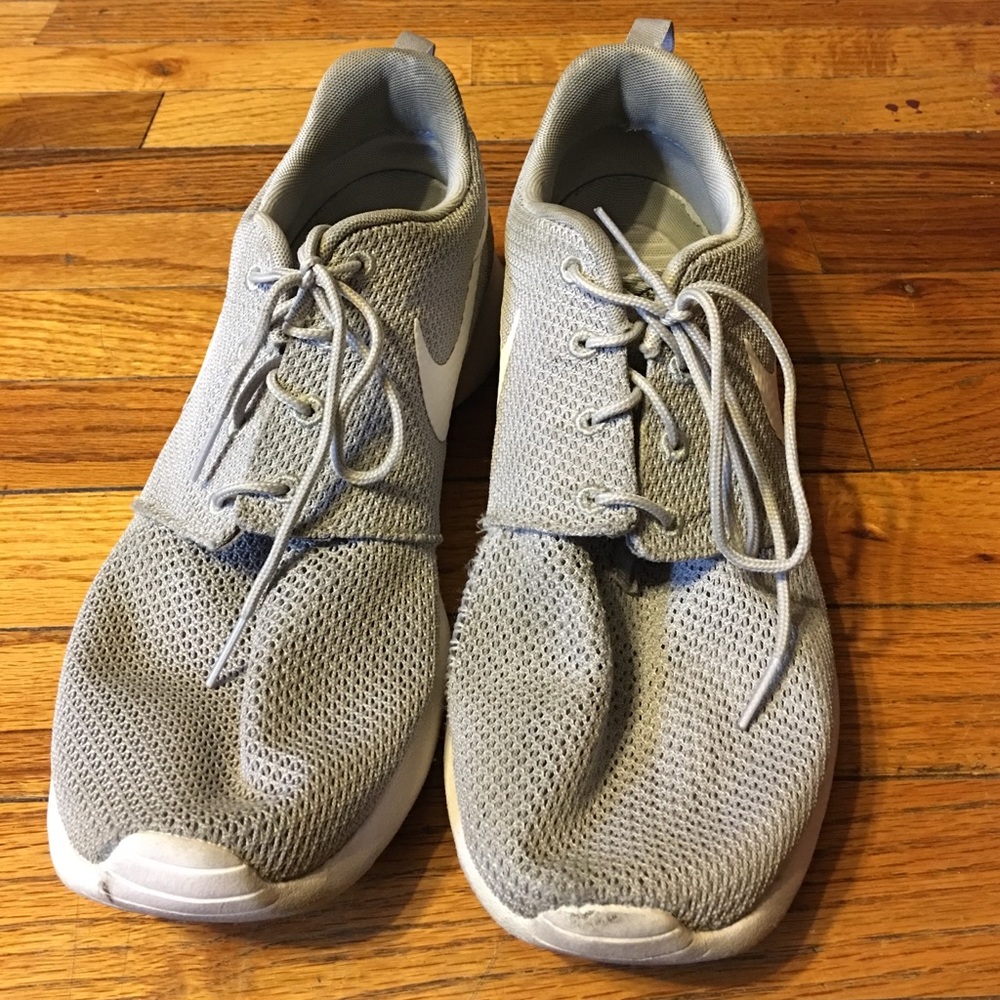 Womens Size 11 Nike Roshe