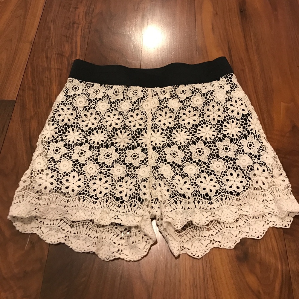 Lace shorts🌸