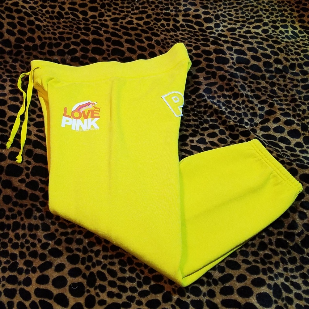 SOLD SOLD PINK Victoria's Secret Cropped Sweatpant