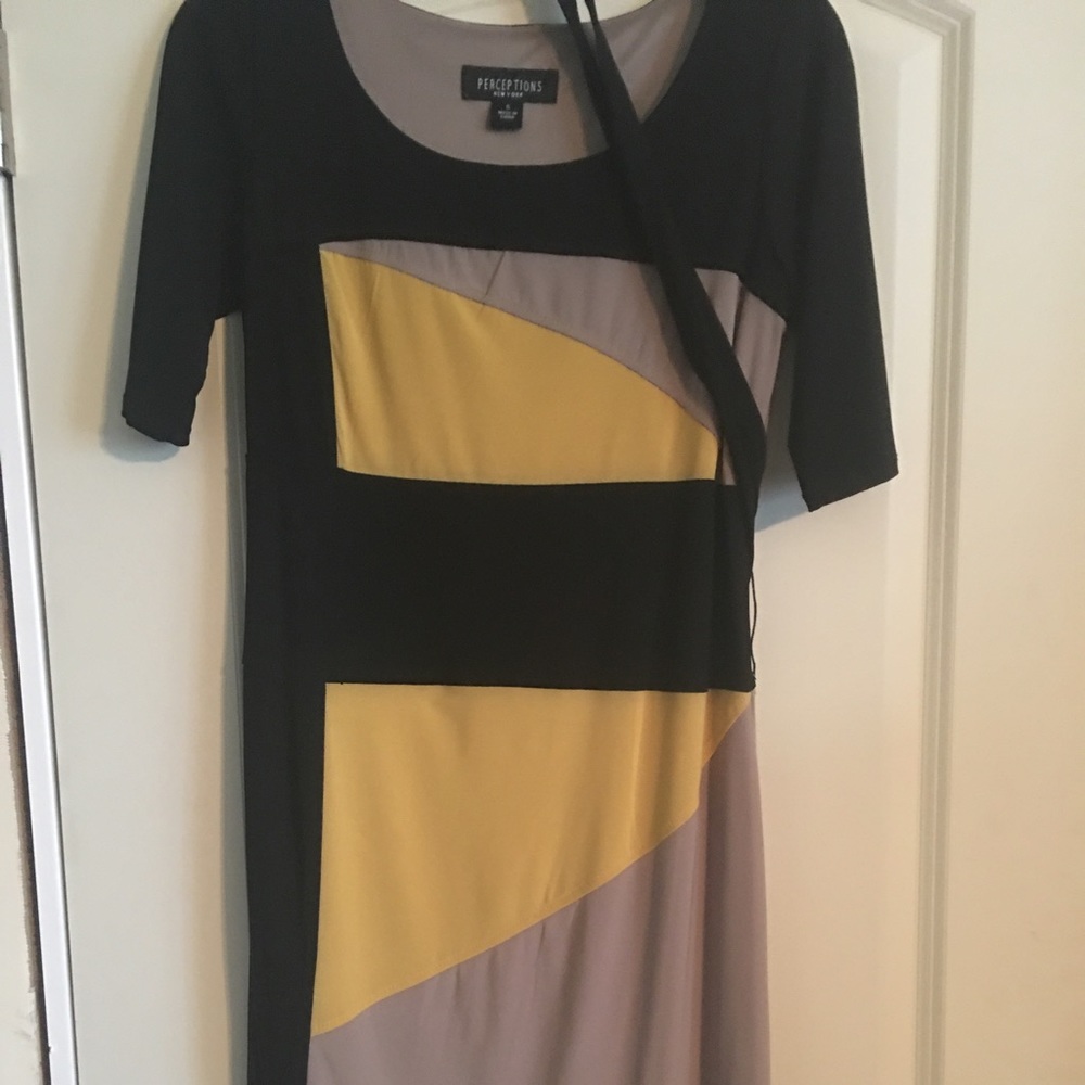 Cute casual dress w belt
